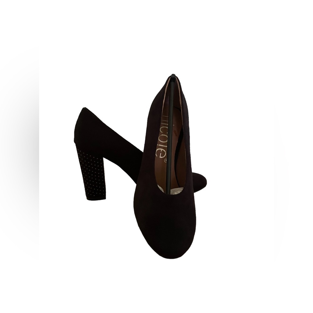 NWOT Nicole black suede heels with gold details on heels, size 8